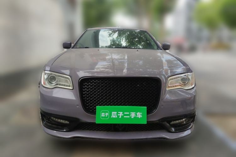 Used Chrysler 300C 2012 3.6L Luxury Edition Front