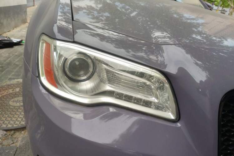 Used Chrysler 300C 2012 3.6L Luxury Edition Right Front Headlight