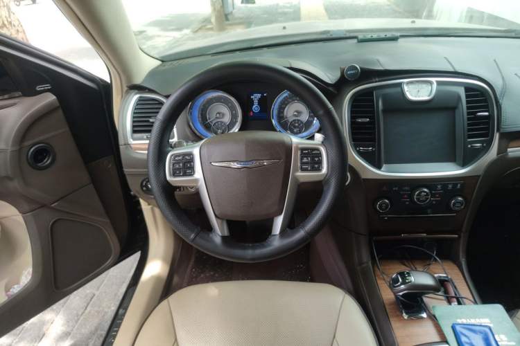 Used Chrysler 300C 2012 3.6L Luxury Edition Steering Wheel