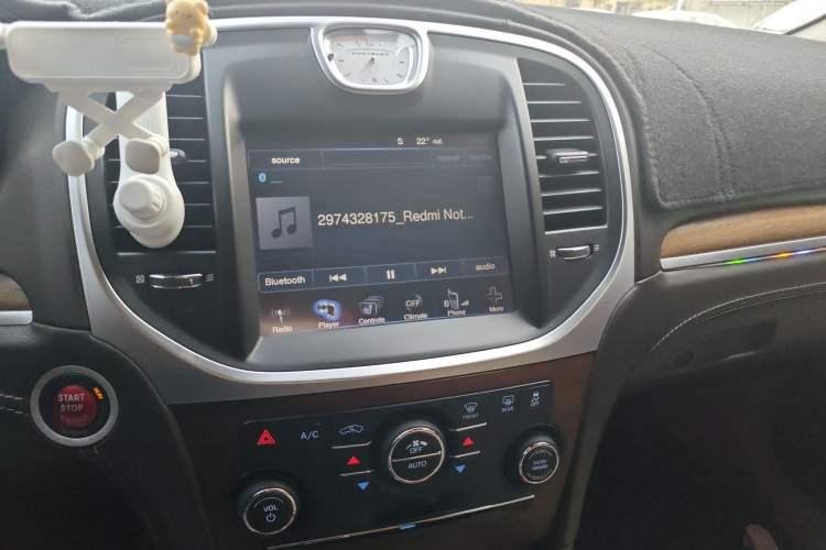 Used Chrysler 300C 2012 3.6L Luxury Edition Audio And AC Panel