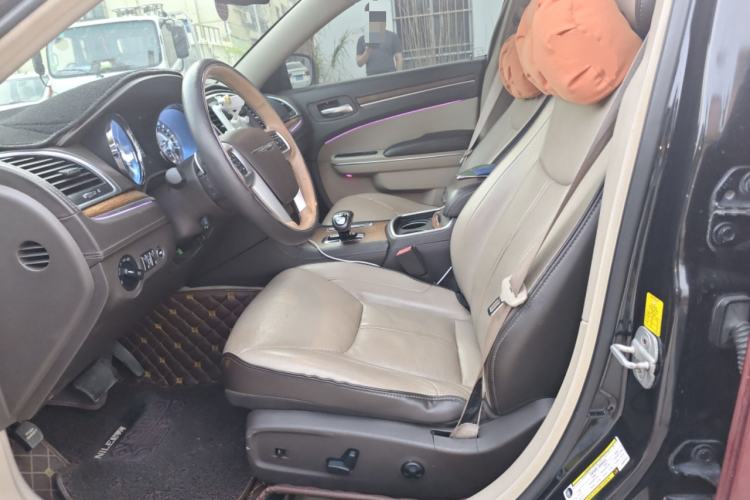 Used Chrysler 300C 2012 3.6L Luxury Edition Left Front Seat