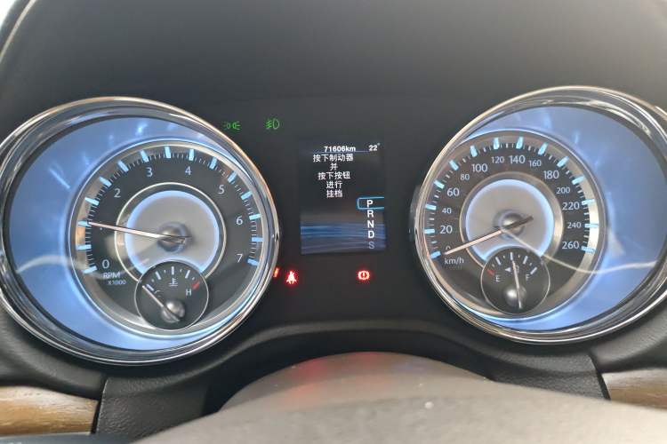Used Chrysler 300C 2012 3.6L Luxury Edition Odometer Close Up