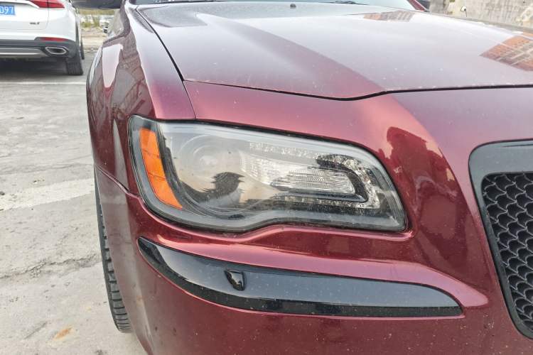 Used Chrysler 300C 2012 3.6L Luxury Edition Right Front Headlight