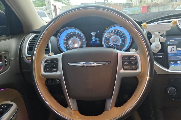 Used Chrysler 300C 2012 3.6L Luxury Edition Steering Wheel