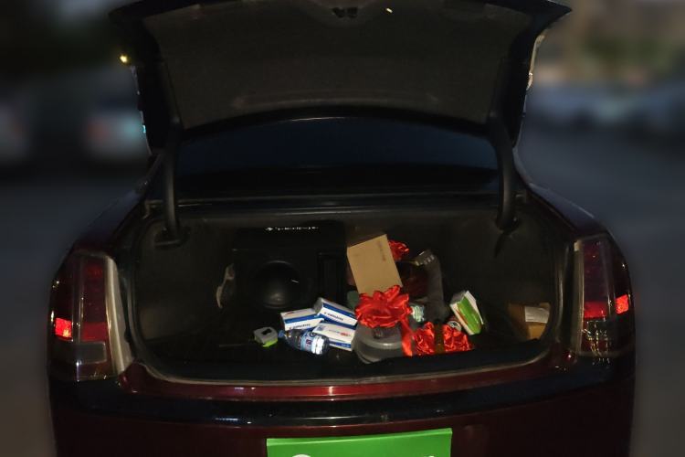 Used Chrysler 300C 2012 3.6L Luxury Edition Trunk