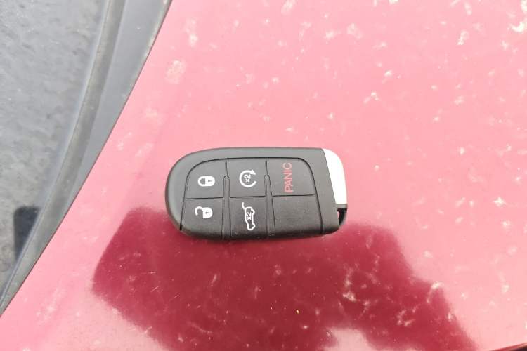 Used Chrysler 300C 2012 3.6L Luxury Edition Vehicle Key