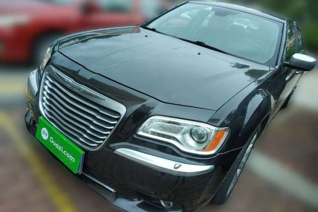 Used Chrysler 300C 2013 3.6L Premium Edition