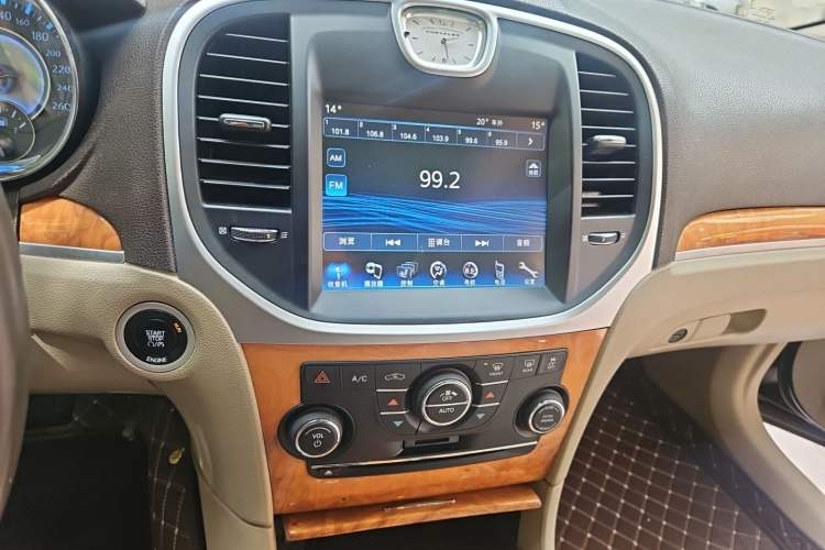 Used Chrysler 300C 2013 3.6L Luxury Edition Audio And AC Panel