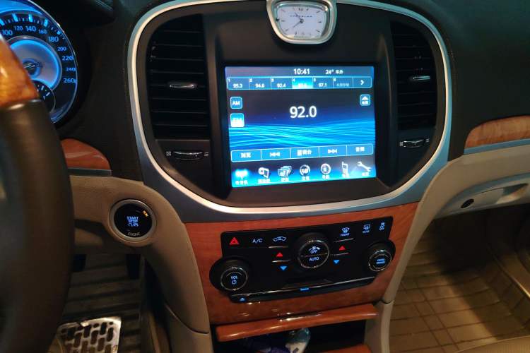 Used Chrysler 300C 2013 3.6L Luxury Edition Audio And AC Panel