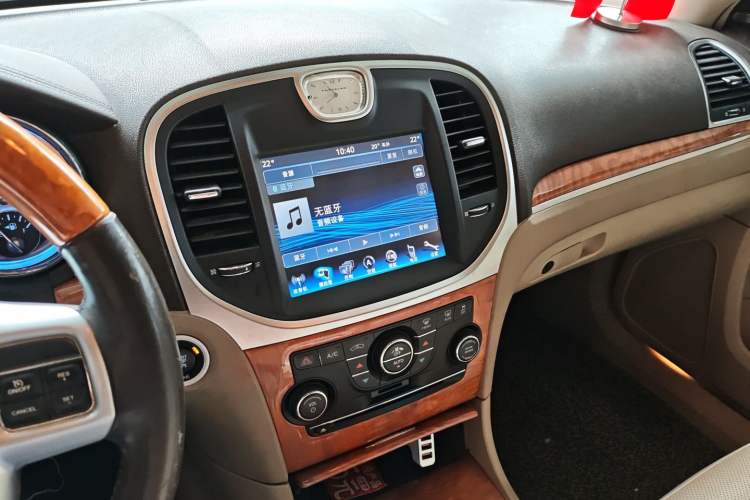 Used Chrysler 300C 2013 3.6L Luxury Edition Audio And AC Panel