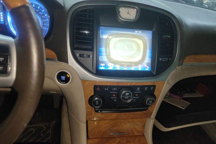 Used Chrysler 300C 2013 3.6L Luxury Edition Audio And AC Panel