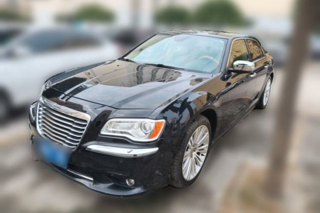 Used Chrysler 300C 2013 3.6L Luxury Edition