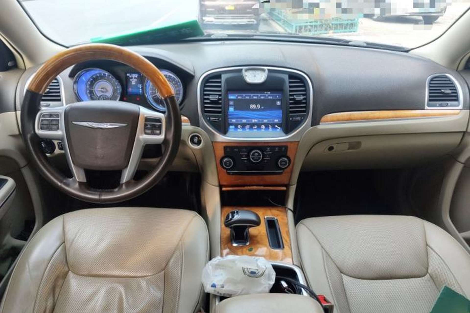 Used Chrysler 300C 2013 3.6L Luxury Edition Center Console