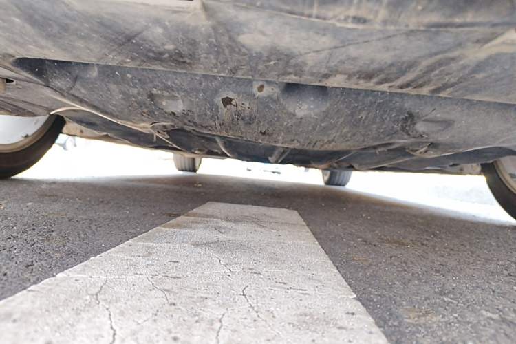 Used Chrysler 300C 2013 3.6L Premium Edition Chassis Front