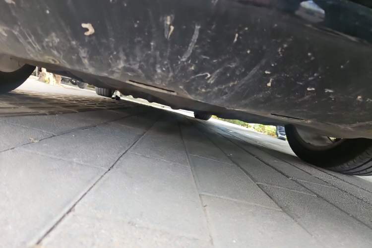 Used Chrysler 300C 2013 3.6L Luxury Edition Chassis Front