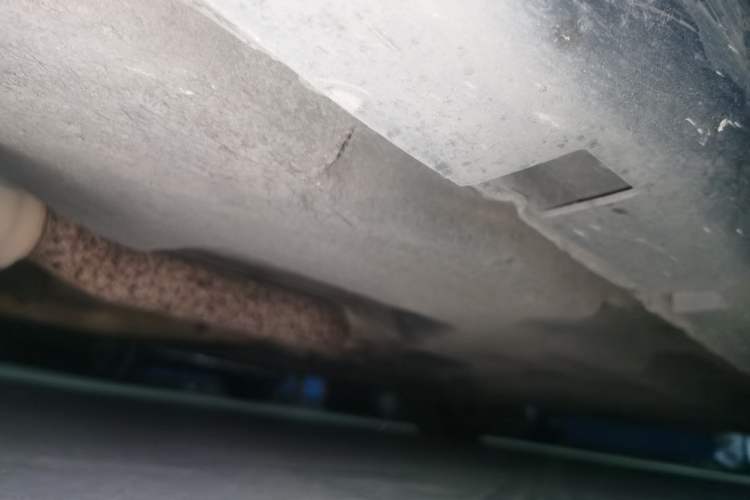 Used Chrysler 300C 2013 3.6L Premium Edition Chassis Front Left