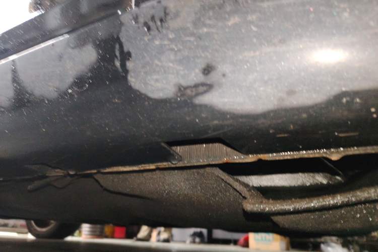 Used Chrysler 300C 2013 3.6L Luxury Edition Chassis Front Right
