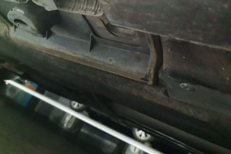 Used Chrysler 300C 2013 3.6L Luxury Edition Chassis Rear Left
