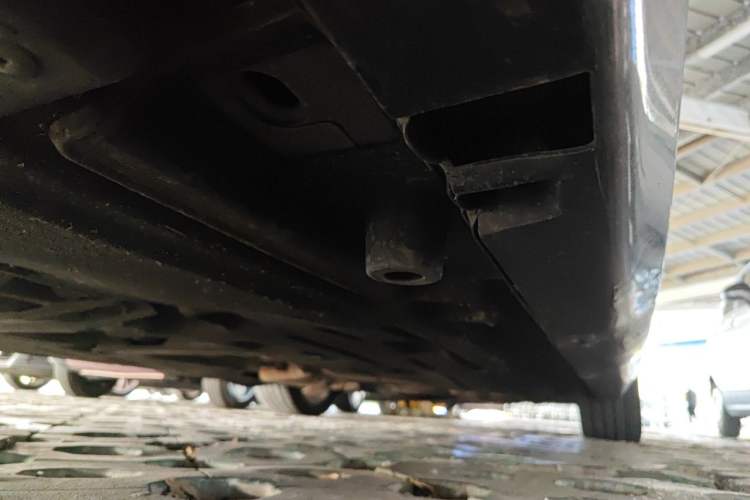 Used Chrysler 300C 2013 3.6L Luxury Edition Chassis Rear Right