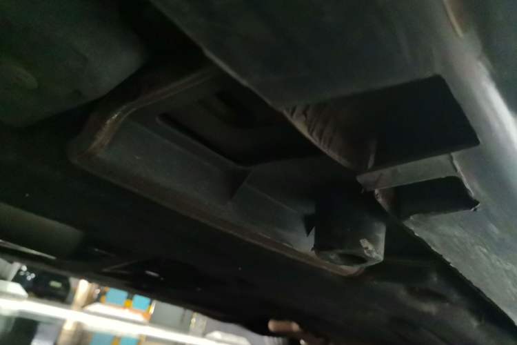 Used Chrysler 300C 2013 3.6L Luxury Edition Chassis Rear Right
