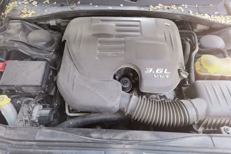 Used Chrysler 300C 2013 3.6L Luxury Edition Engine Bay