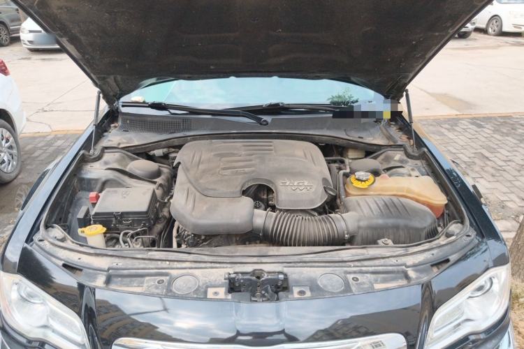 Used Chrysler 300C 2013 3.6L Luxury Edition Engine Bay