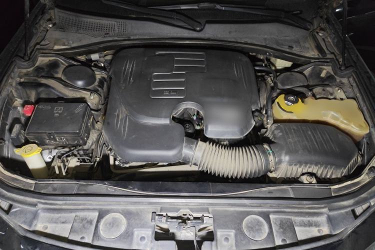 Used Chrysler 300C 2013 3.6L Luxury Edition Engine Bay