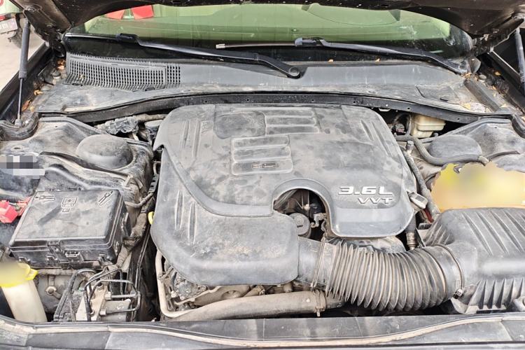 Used Chrysler 300C 2013 3.6L Luxury Edition Engine Bay