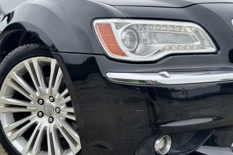 Used Chrysler 300C 2013 3.6L Luxury Edition Exterior 2