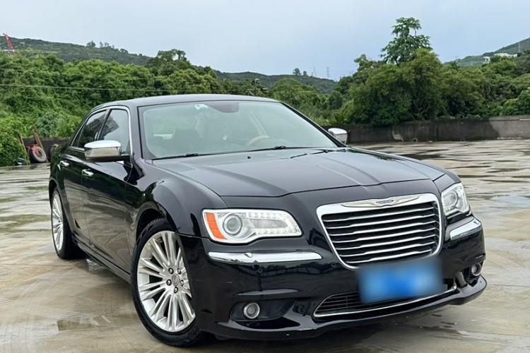 Used Chrysler 300C 2013 3.6L Luxury Edition Exterior 5