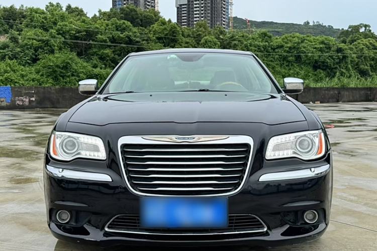 Used Chrysler 300C 2013 3.6L Luxury Edition Exterior 6