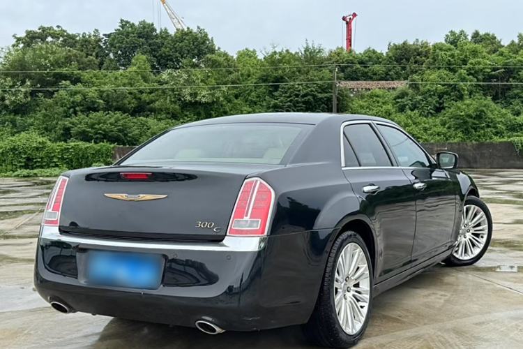 Used Chrysler 300C 2013 3.6L Luxury Edition Exterior 9
