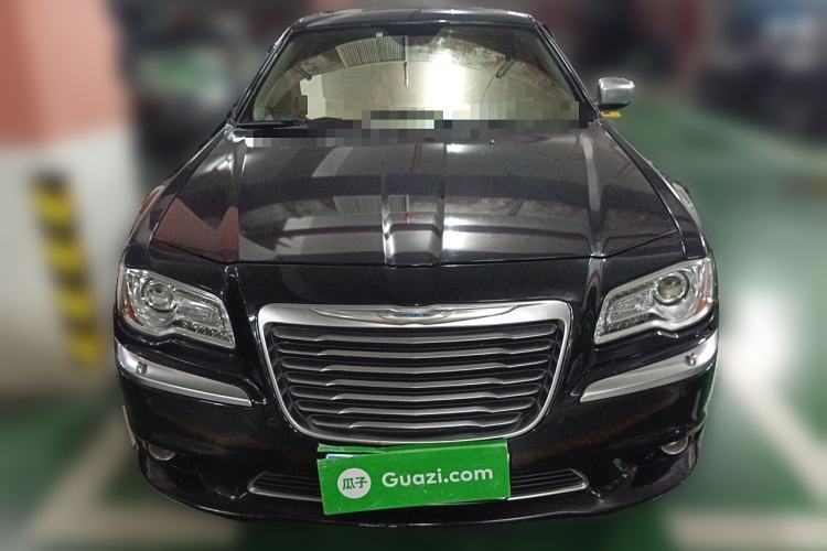 Used Chrysler 300C 2013 3.6L Premium Edition Front