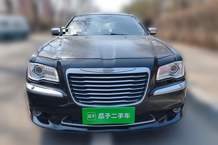 Used Chrysler 300C 2013 3.6L Premium Edition Front