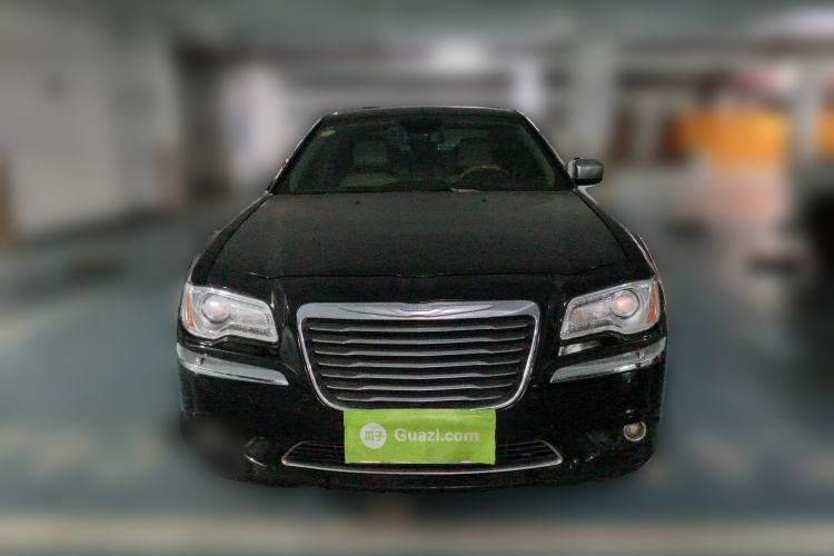 Used Chrysler 300C 2013 3.6L Luxury Edition Front