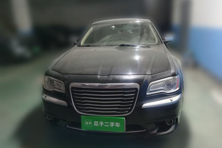 Used Chrysler 300C 2013 3.6L Premium Edition Front