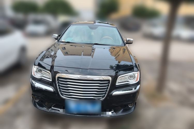 Used Chrysler 300C 2013 3.6L Luxury Edition Front