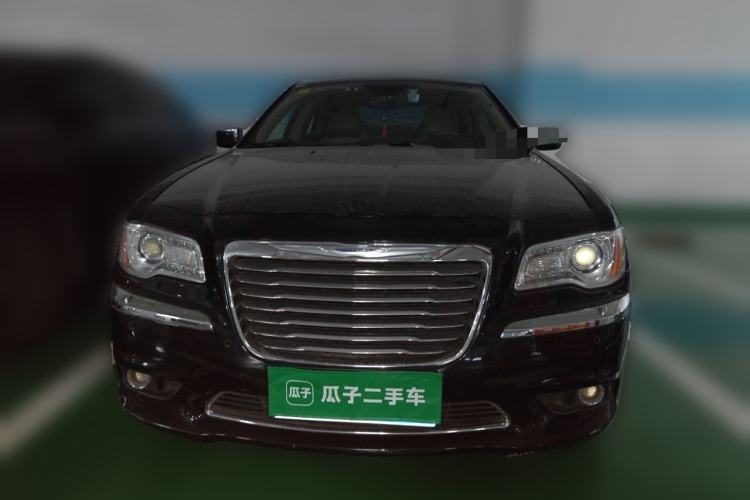 Used Chrysler 300C 2013 3.6L Luxury Edition Front