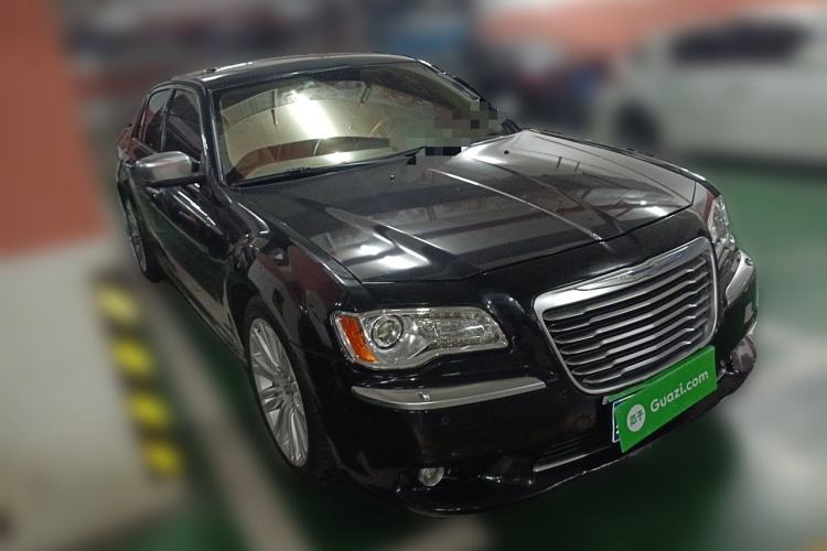 Used Chrysler 300C 2013 3.6L Premium Edition Front Right 45 Deg