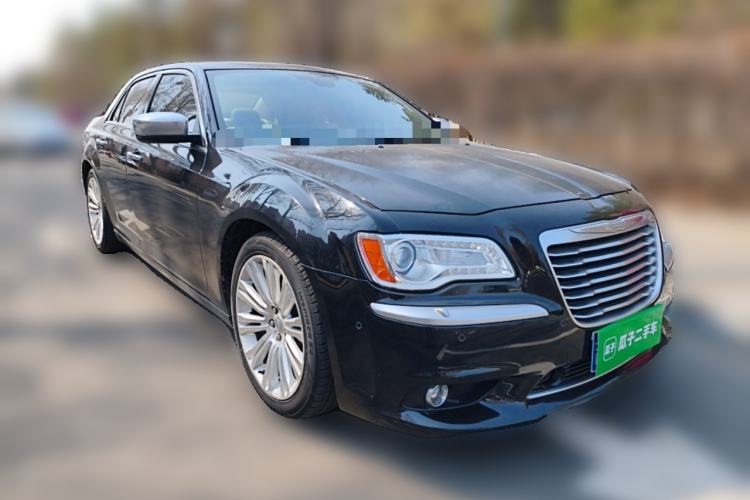 Used Chrysler 300C 2013 3.6L Premium Edition Front Right 45 Deg