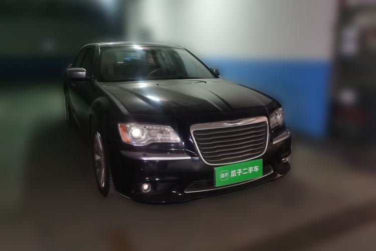 Used Chrysler 300C 2013 3.6L Premium Edition Front Right 45 Deg