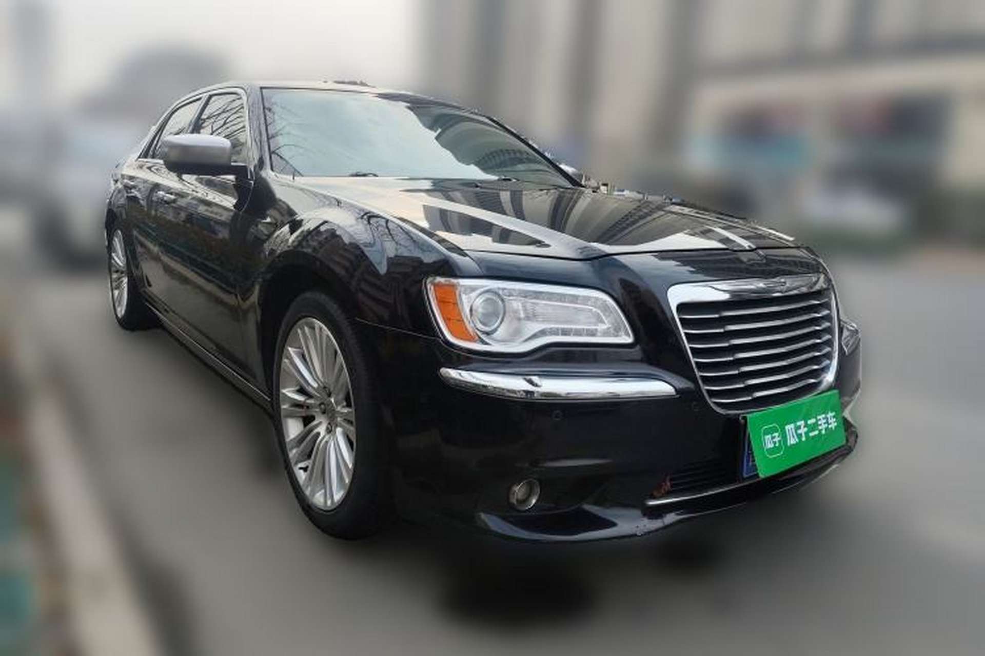 Used Chrysler 300C 2013 3.6L Luxury Edition Front Right 45 Deg