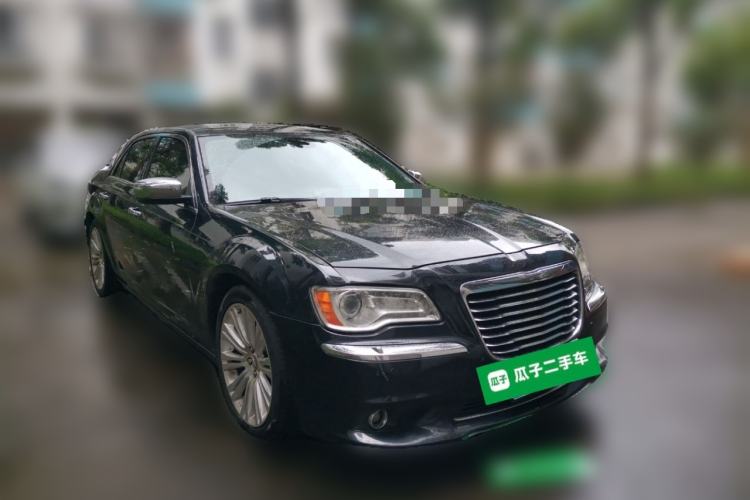 Used Chrysler 300C 2013 3.6L Luxury Edition Front Right 45 Deg