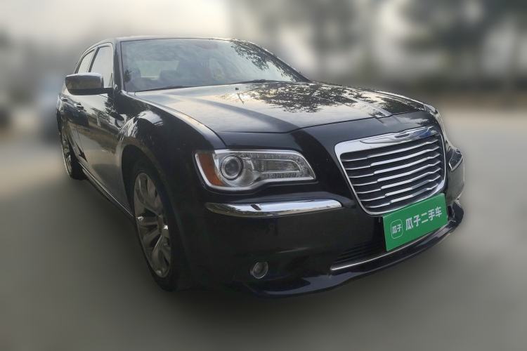 Used Chrysler 300C 2013 3.6L Luxury Edition Front Right 45 Deg