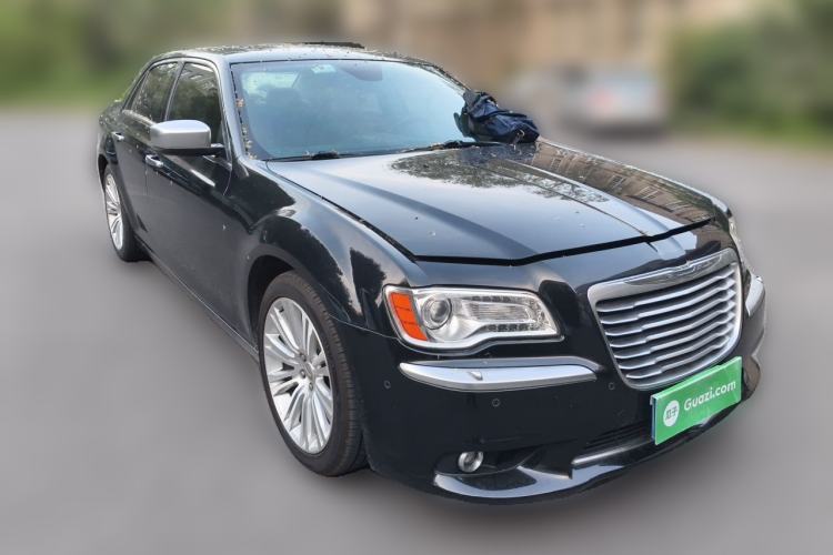 Used Chrysler 300C 2013 3.6L Premium Edition Front Right 45 Deg