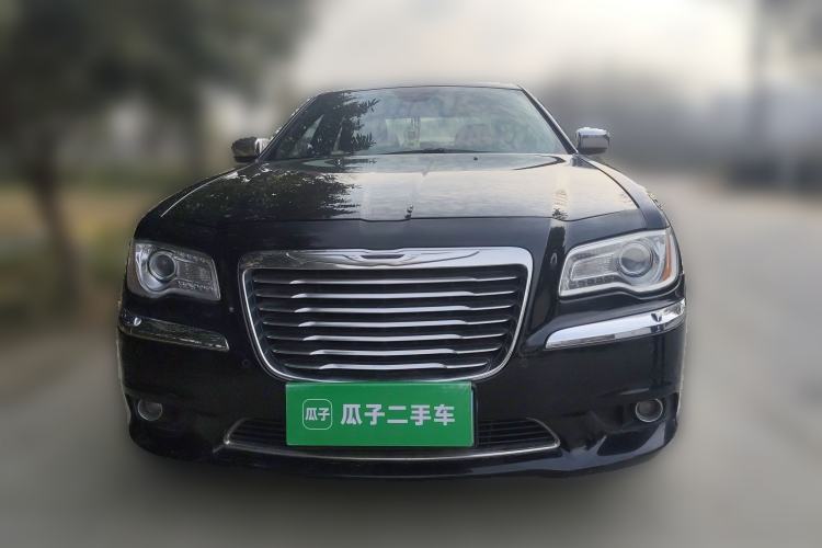 Used Chrysler 300C 2013 3.6L Luxury Edition Front