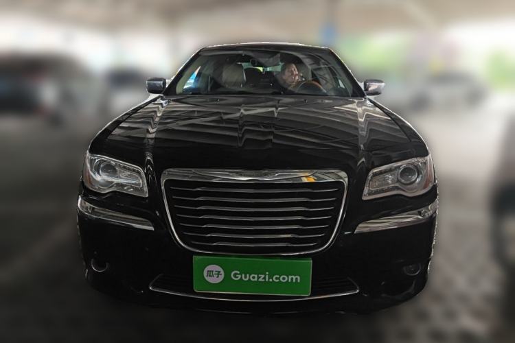 Used Chrysler 300C 2013 3.6L Luxury Edition Front