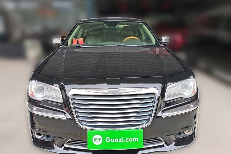 Used Chrysler 300C 2013 3.6L Luxury Edition Front