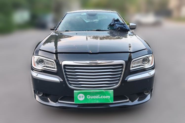 Used Chrysler 300C 2013 3.6L Premium Edition Front