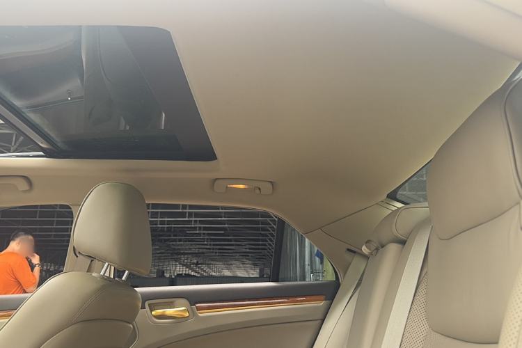 Used Chrysler 300C 2013 3.6L Luxury Edition Headliner